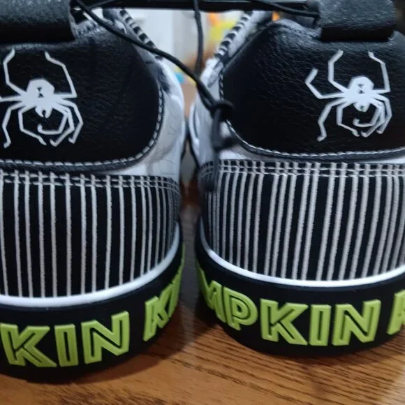 Disney Tim Burton's Nightmare Before Christmas low top shoes Size 10 1/2 - Picture 4 of 5